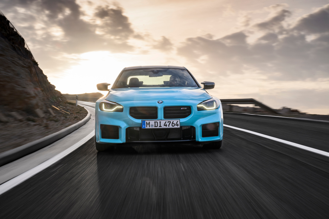SMALL_P90642500_highRes_the-new-bmw-m2-with-